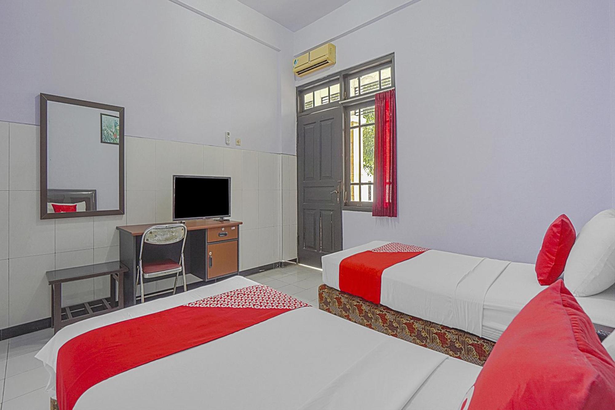 Oyo Life 90589 Palem Garden Hotel Тулунгагун Екстериор снимка