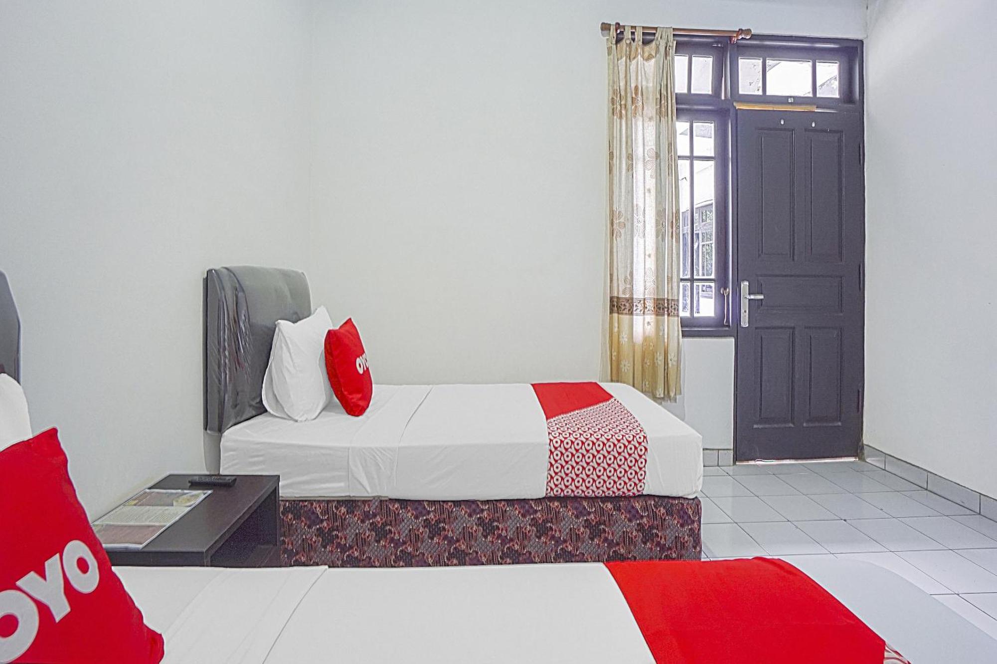 Oyo Life 90589 Palem Garden Hotel Тулунгагун Екстериор снимка