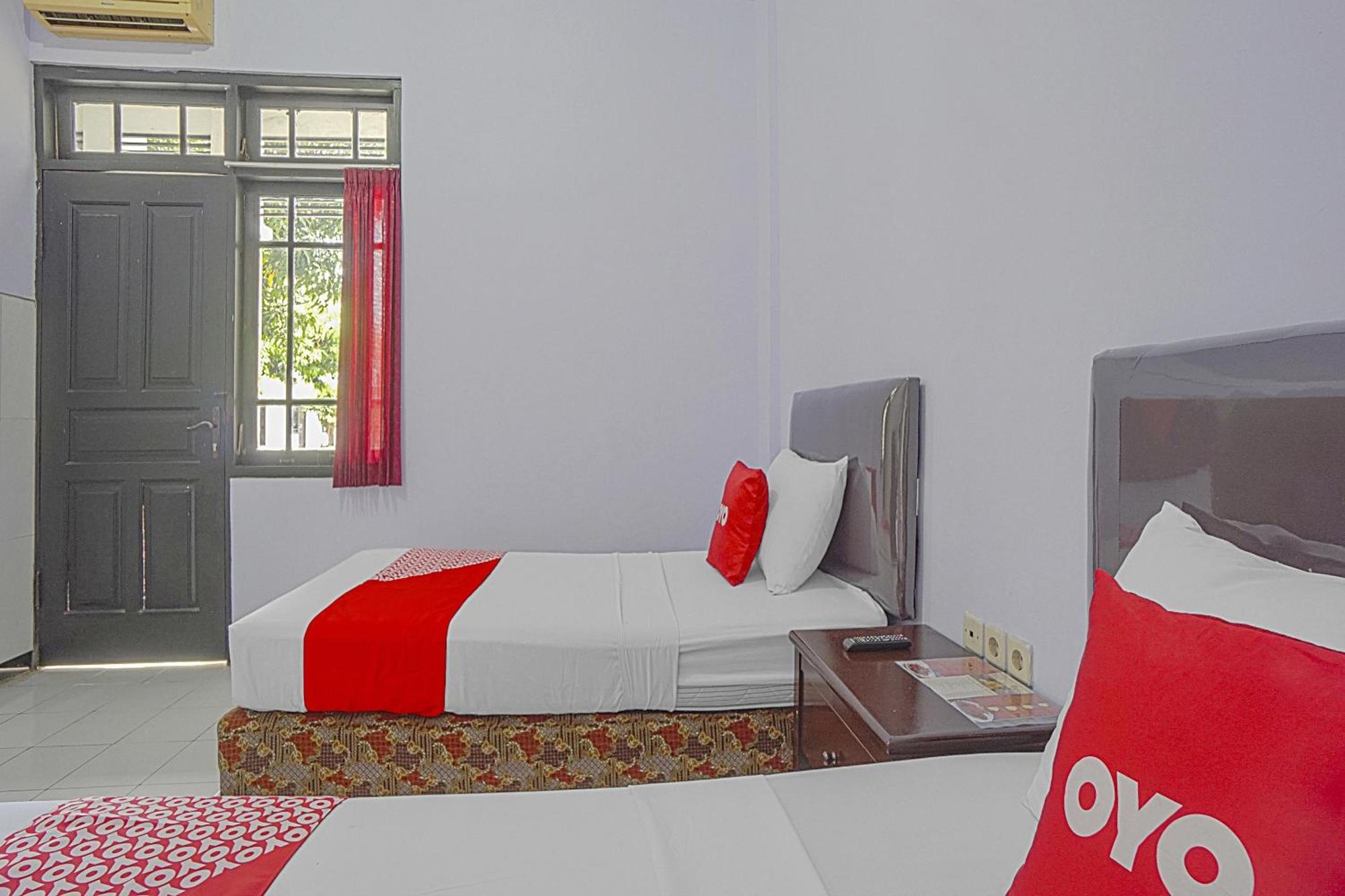 Oyo Life 90589 Palem Garden Hotel Тулунгагун Екстериор снимка